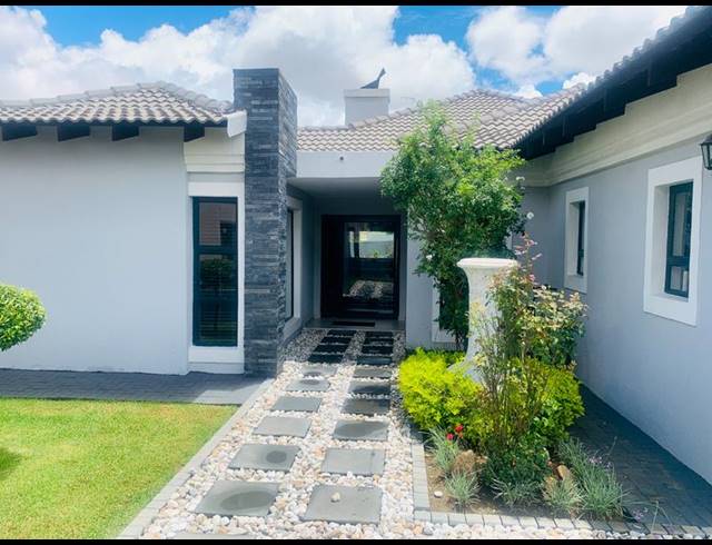 5 BEDROOM HOUSE FOR SALE IN SAVANNAH COUNTRY ESTATE